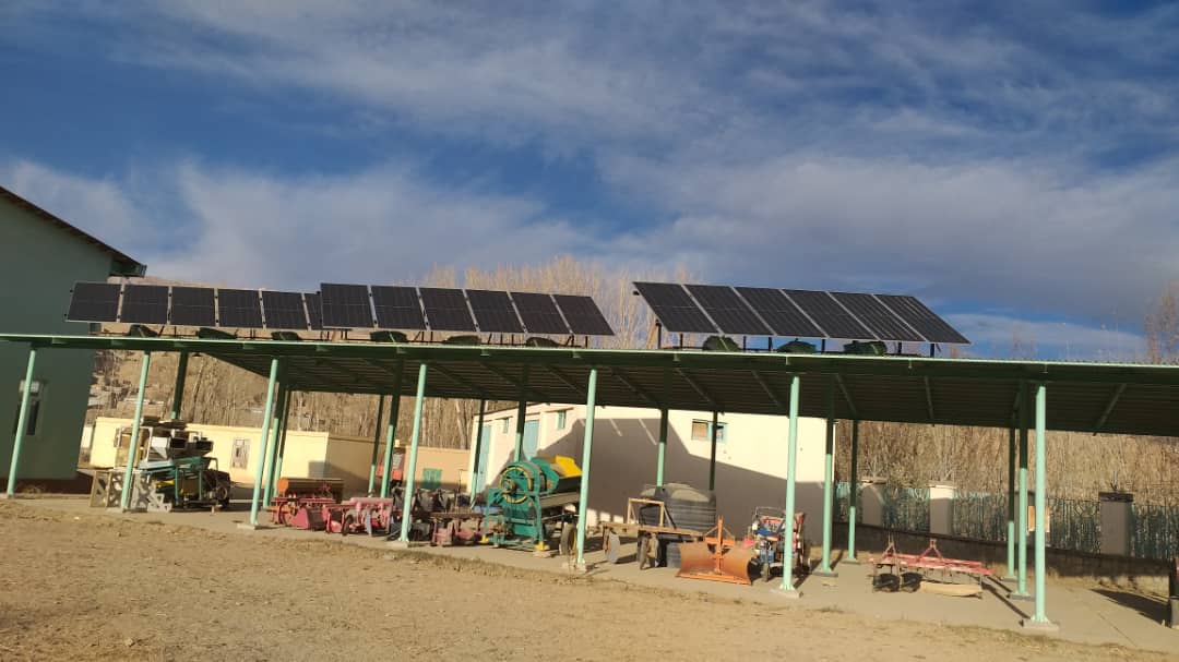 بهره‌برداری از پروژه ملحقات سیستم سولر در فارم تحقیقاتی ملا غلام بامیان