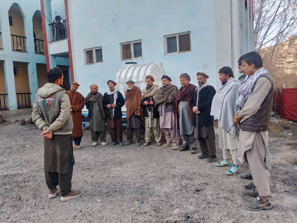 توزیع پول نقد برای خانواده‌های مستحق در ولسوالی‌های عنابه و آبشار پنجشیر