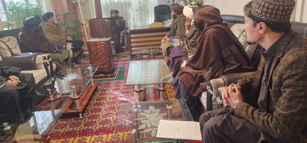 د غزني دکرنې رییس د کوچیانو له قومي مشرانو سره لیدنه وکړه  