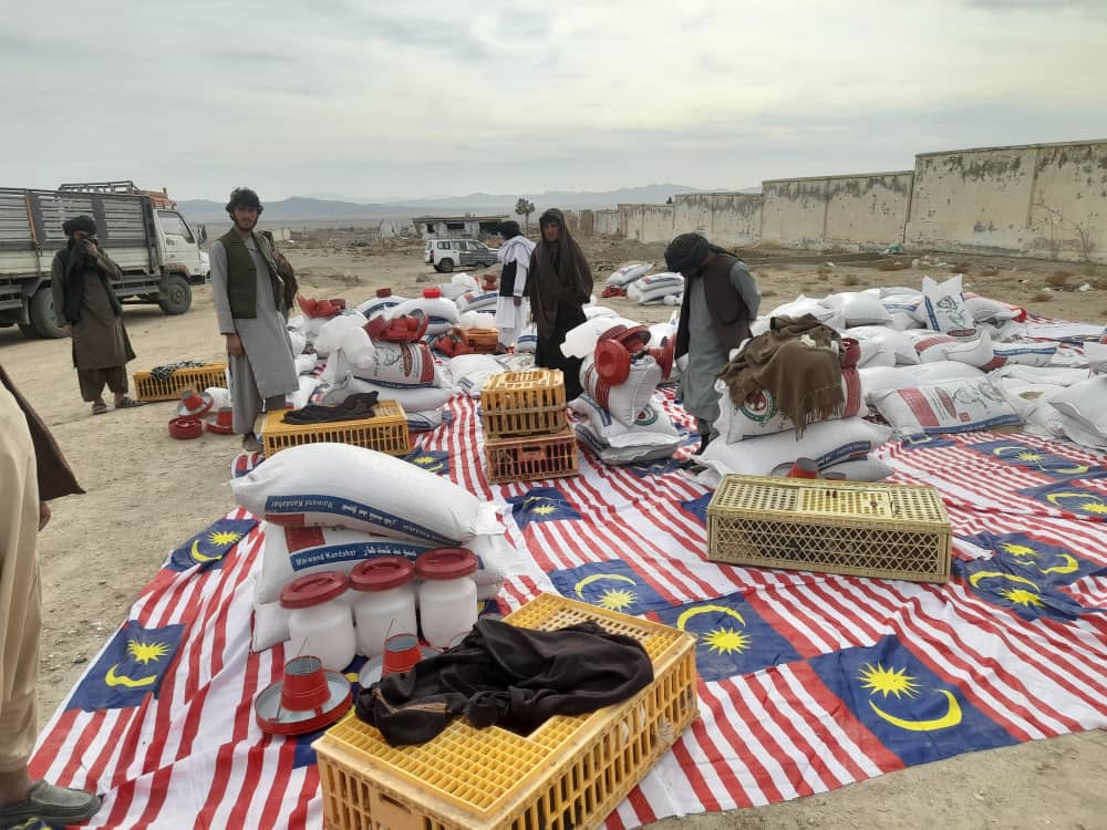 د کندهار خاکریز کې پر یوشمېر بېوزله کورنیو د هګیو چرګان ووېشل شول