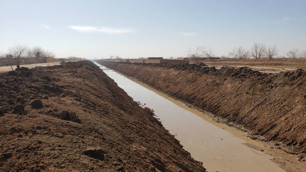 هلمند کې د کرنیزو اوبو د منظم مدیریت لپاره د زابرونو پاککاري او د ژمنیو تېلو د پاشلو پروګرام چټک شوی