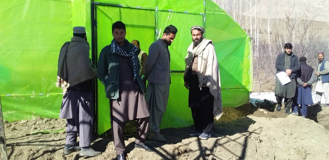 د میدان وردګو جلریز ولسوالی کې د ۱۳ شنوخونو څارنه وشوه او بزګرانو ته تخنیکي لارښوونې او تخمونه ووېشل شول