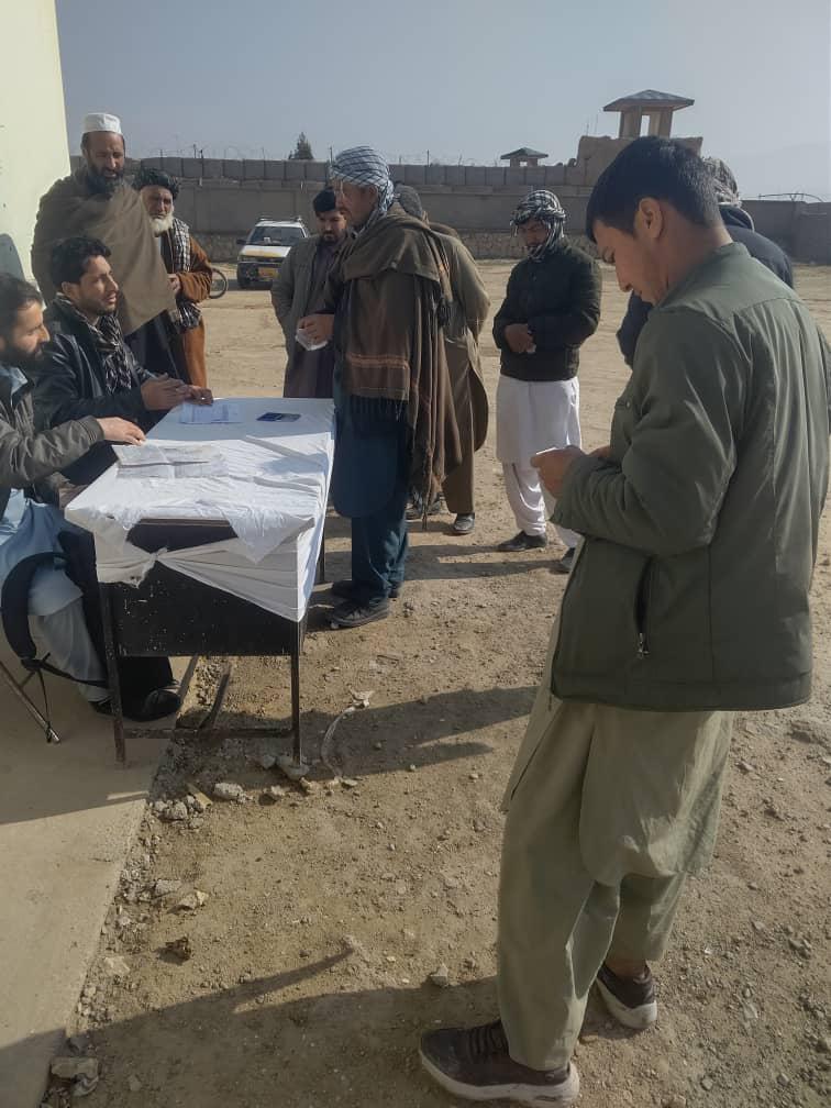 تطبیق برنامه پول در برابر کار برای حمایت از دهاقین در ولسوالی چمتال بلخ