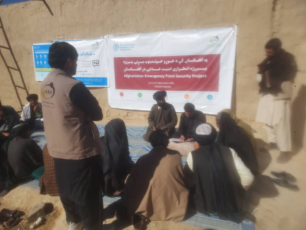 د کندهار نېش کې پر لسګونو بزګرانو د جوارو تخم او کیمیاوي سرې وېشل کېږي