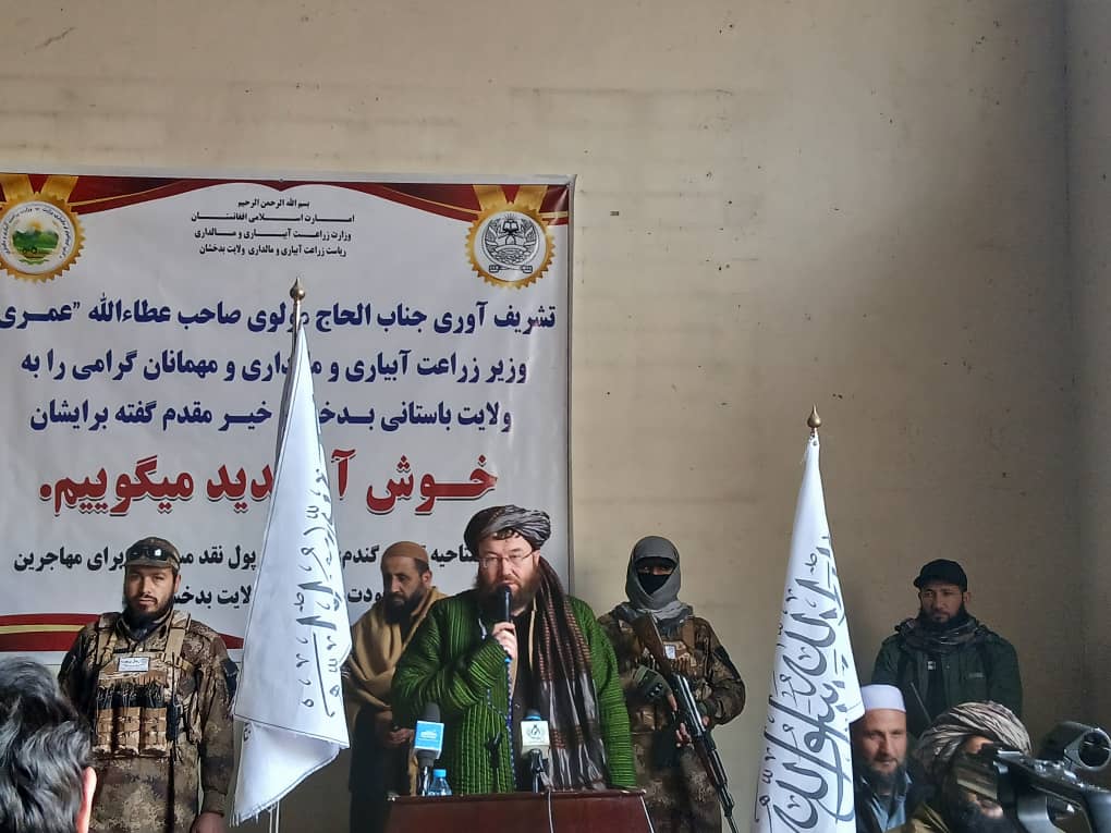 بدخشان کې راستنو شویو کډوالو ته د نغدي او خوراکي مرستو د وېش بهیر پیل شو