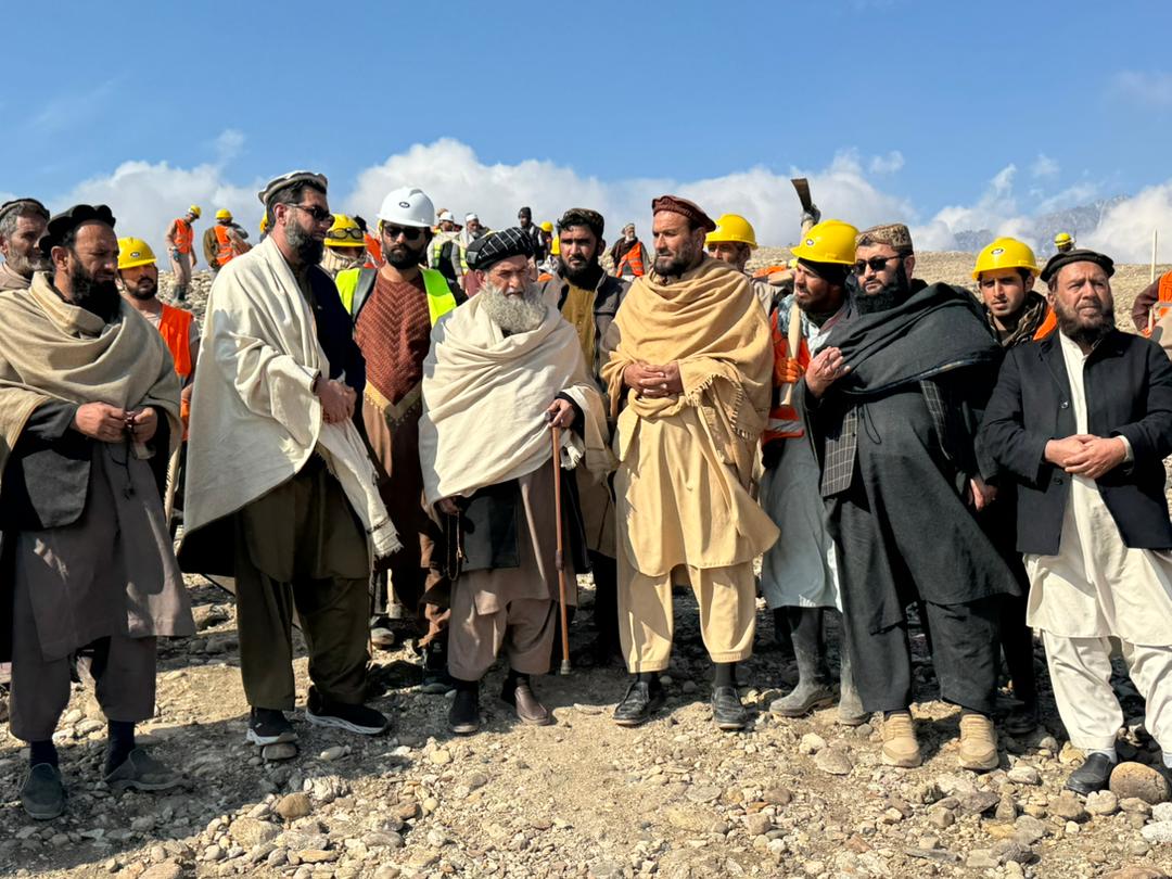 د کرنې وزارت پلاوي په لغمان کې د پراختیایي او اقلیمي پروژو څخه لیدنه وکړه