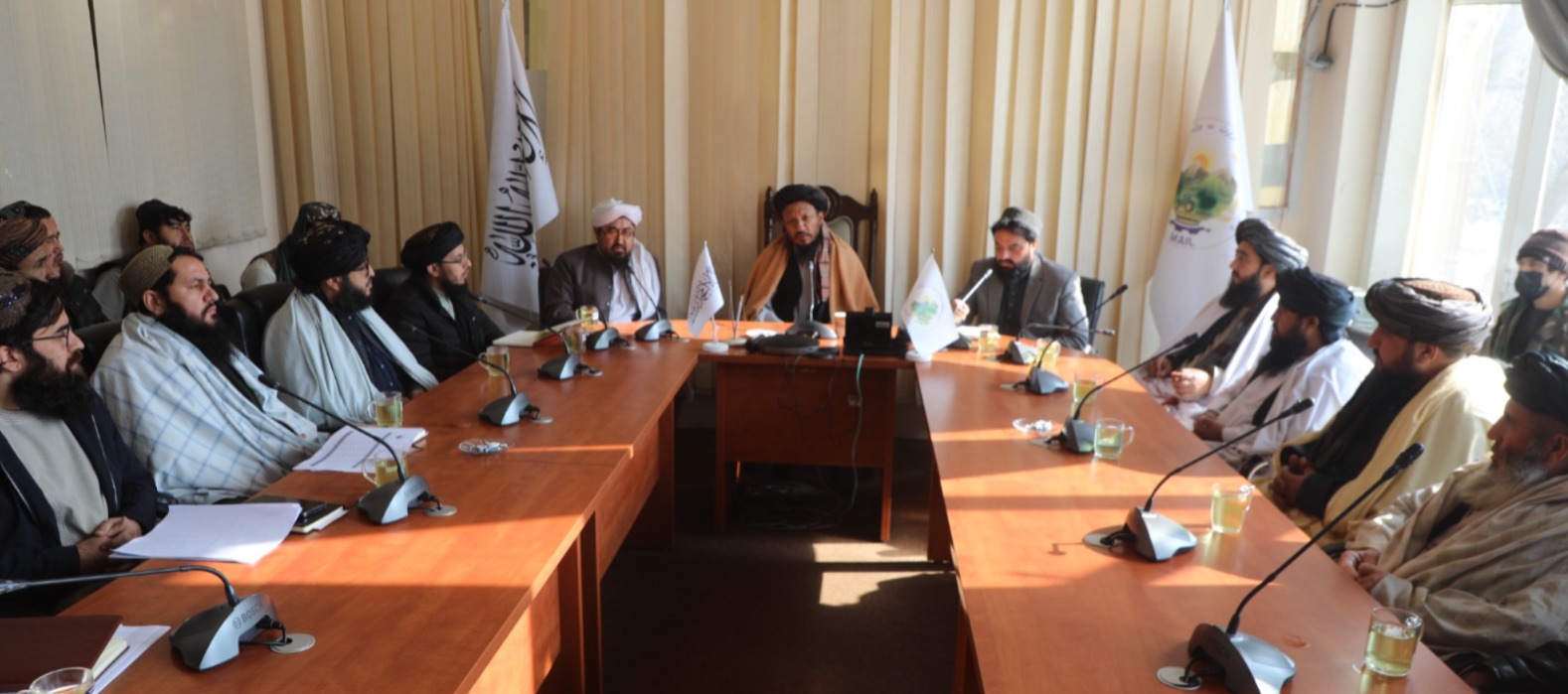 د کرنې وزارت د نوي مالي او اداري مرستیال له اړوندو څانګو سره تعارفي غونډه ترسره شوه