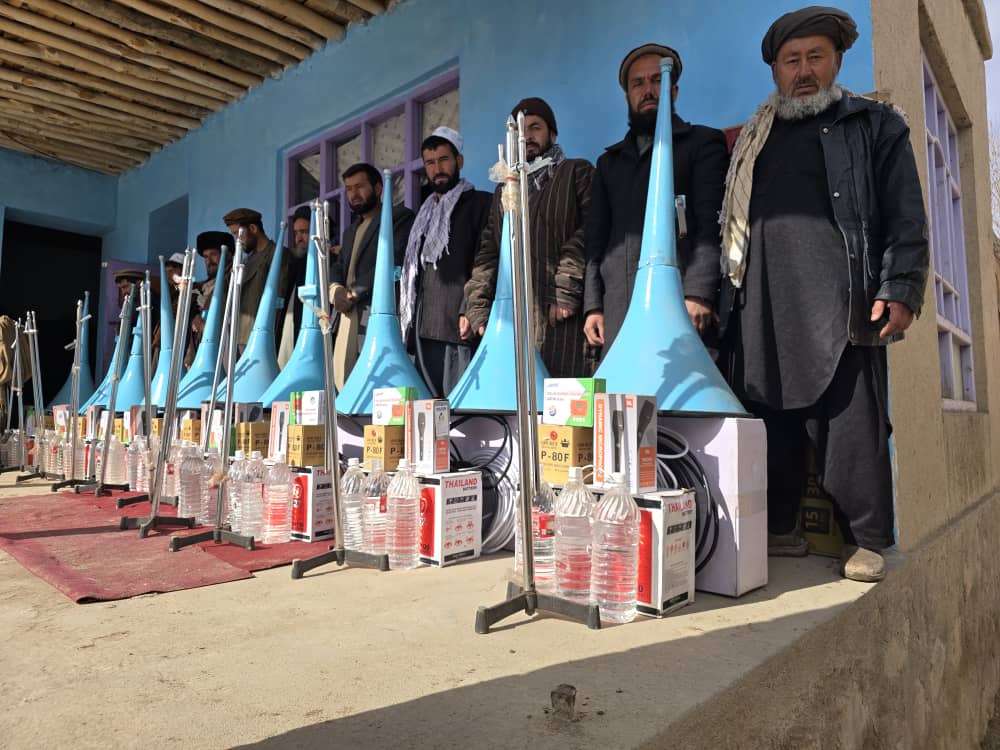 توزیع وسایل هشداردهی حوادث طبیعی و تطبیق پروژه آب‌ریزه در ولسوالی کلفگان تخار