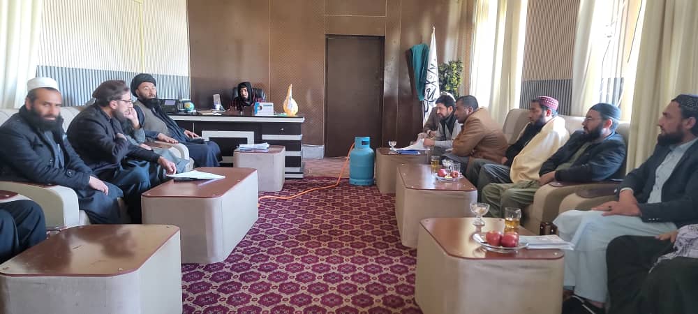 جلال‌اباد ښار کې ۹۷۷ بزګرانو او کډوالو ته د کرنې او مالدارۍ په برخو کې مرستې وېشل کېږي