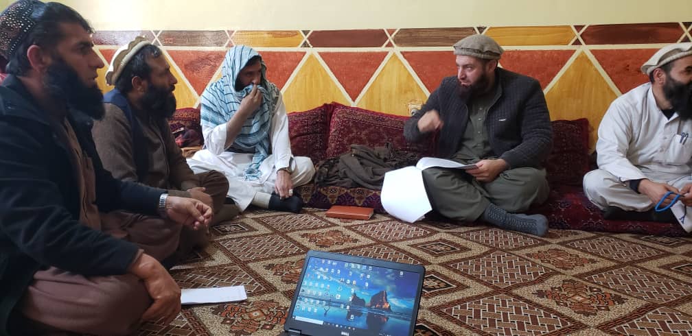 د نورستان کرنې ریاست کې راستانه شویو کډوالو ته د مرستو د وېش په موخه ناسته وشوه