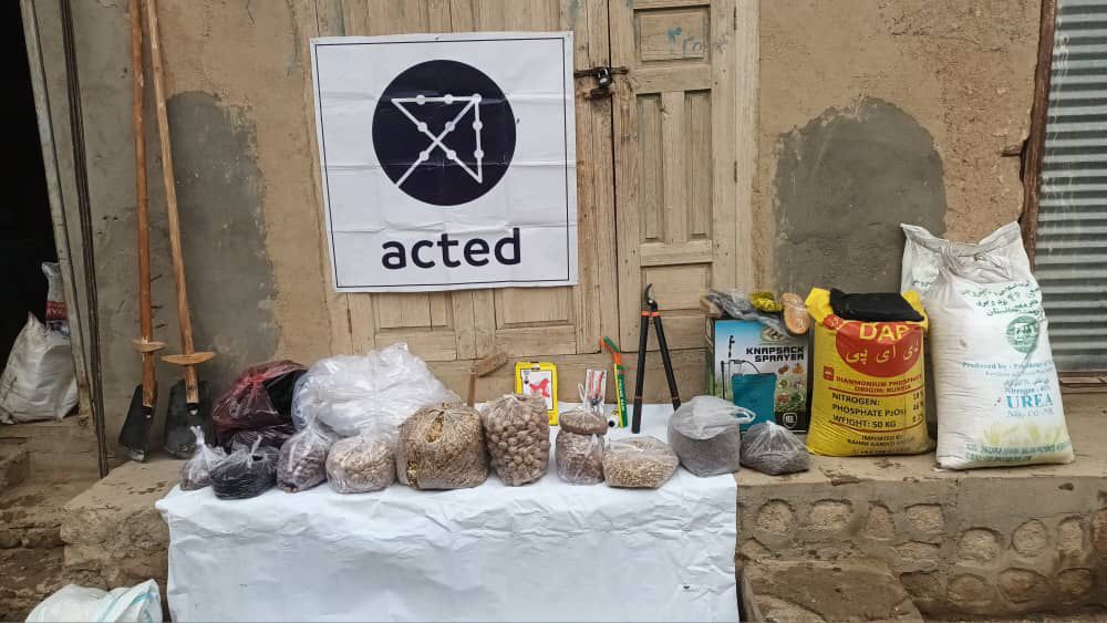 توزیع مواد و ایجاد قوریه نهال در ولسوالی زاری ولایت بلخ