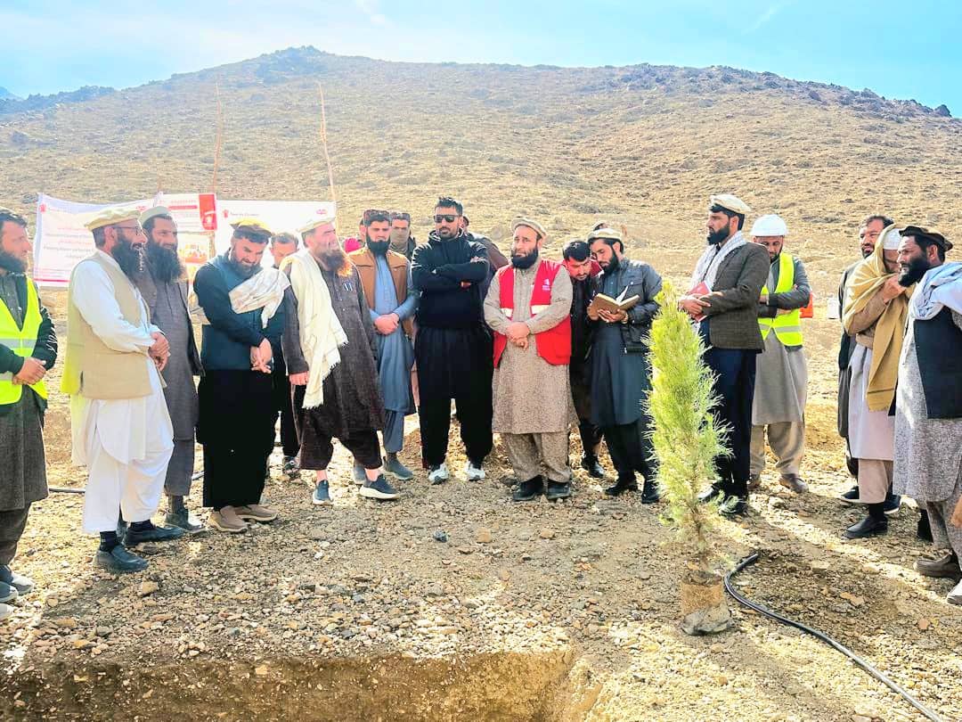 کونړ کې د زرګونو نیالګیو د کېنولو او واټرشیډ اصلاح ستر پروګرام پيل شو