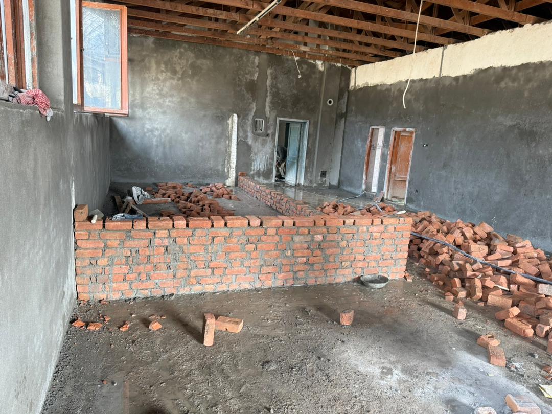 خوست کې د حیواني کلینیک د ترمیم او بیا رغونې چارې په معیاري ډول روانې دي