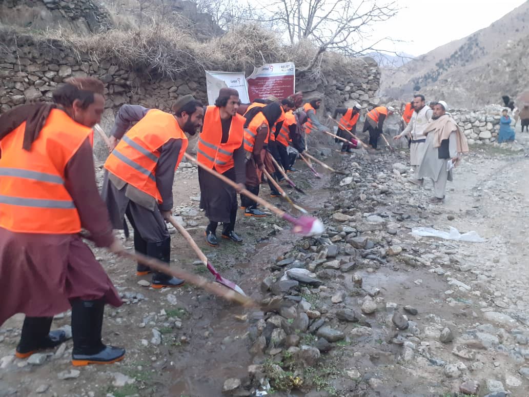 د ننګرهار په دوو ولسوالیو کې ۲۰۰ هېوادوالو ته د کار زمینه برابره شوه