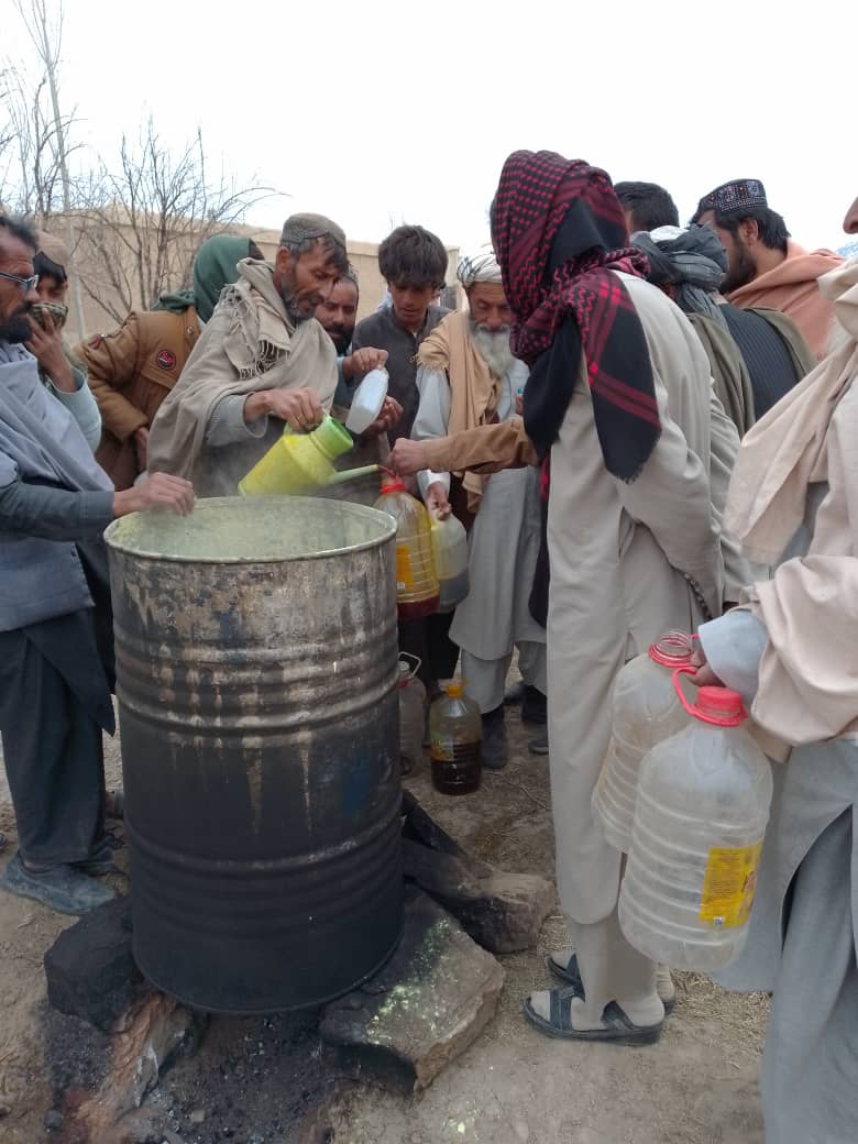 د میدان وردګو چک ولسوالی کې د بڼونو او ونو خونديتوب په پارهڅې؛ د ژمني تېلو پاشلوپروګرام پیل شو