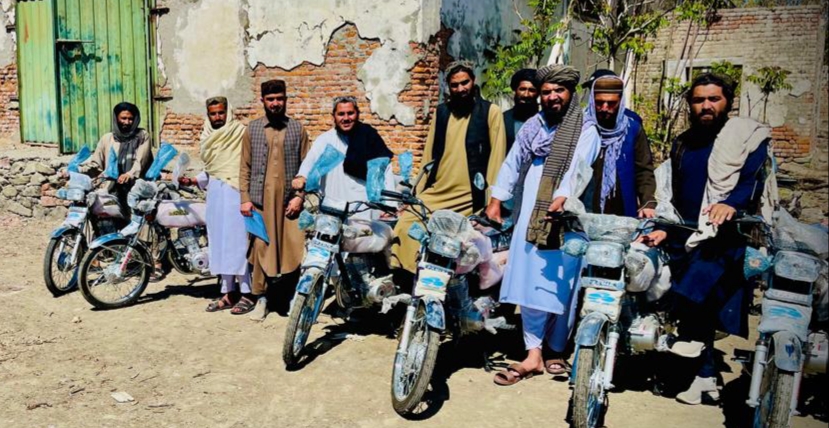خوست کې د عشر او زکات کارکوونکو ته ۱۳ موټرسایکیلونه ووېشل شول