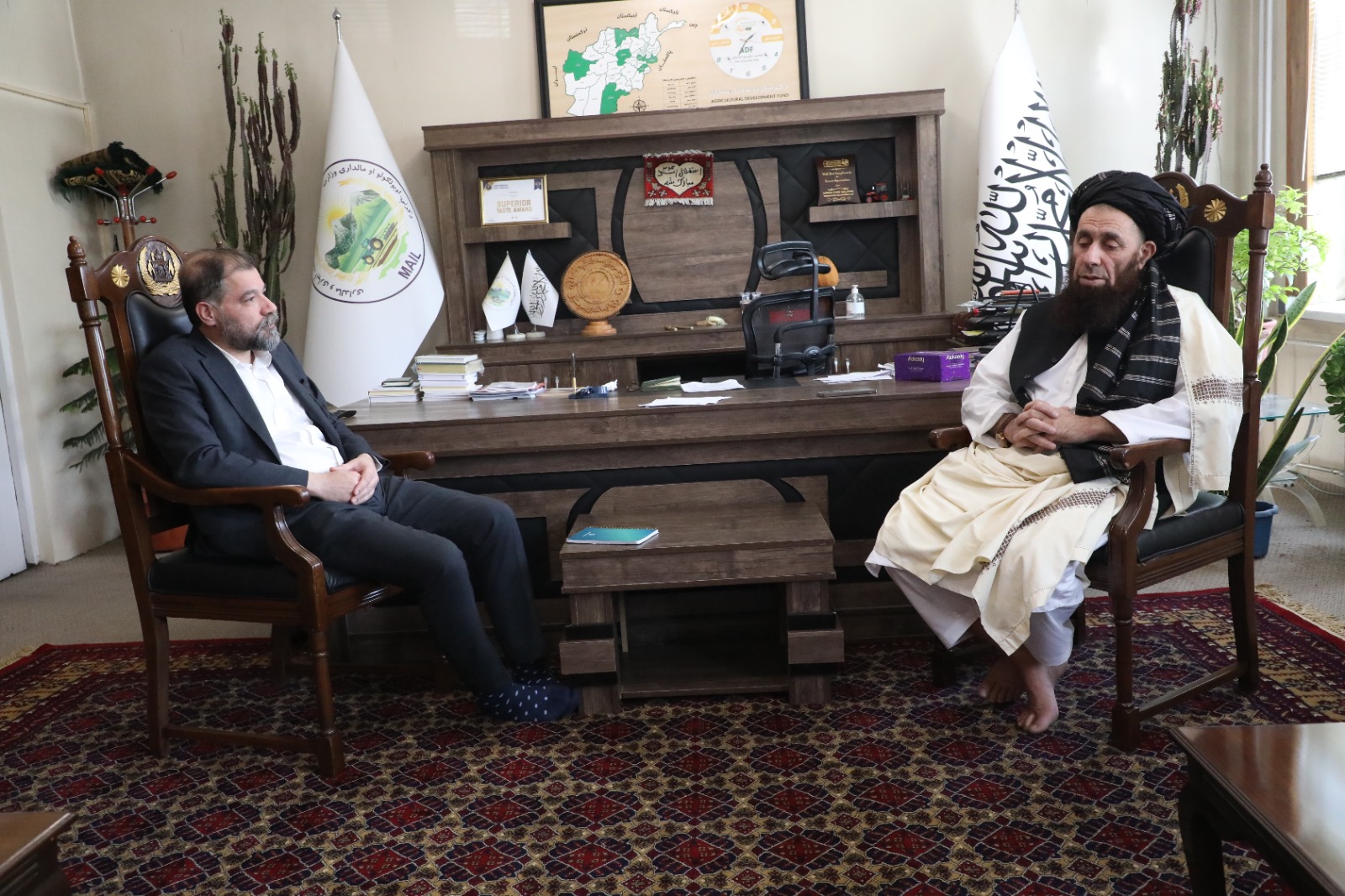 دیدار معین زراعت و مالداری با مسوولان عزیزی گروپ