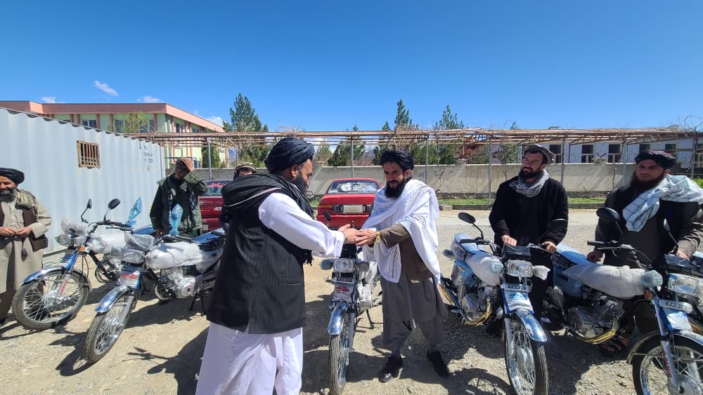 توزیع ۷ عراده موترسایکل برای کارمندان عشر و زکات ولایت کاپیسا