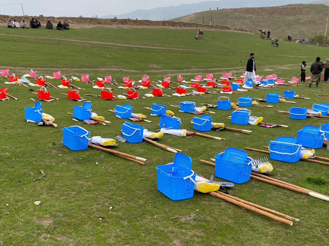 توزیع بسته‌های زراعتی برای ایجاد باغچه‌های خانگی در سرپل