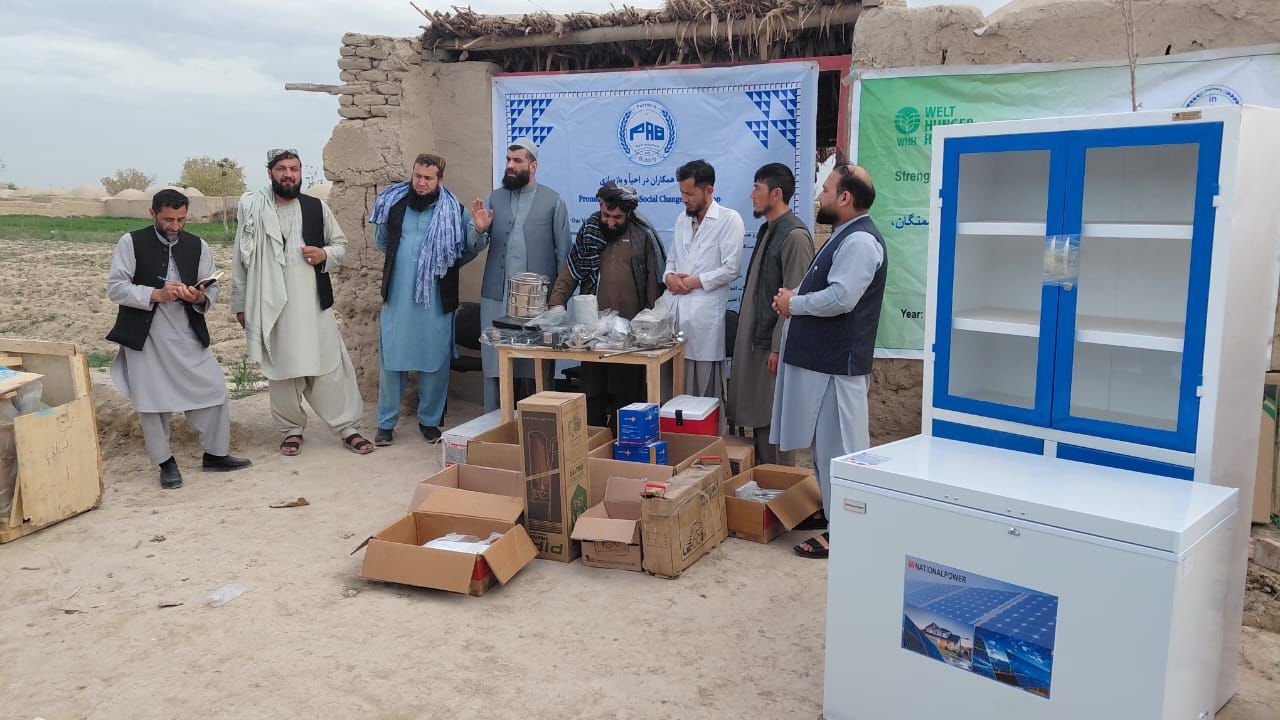 توزیع تجهیزات به کلینیک‌های صحت حیوانی در ولسوالی‌های چهار بولک و چمتال ولایت بلخ