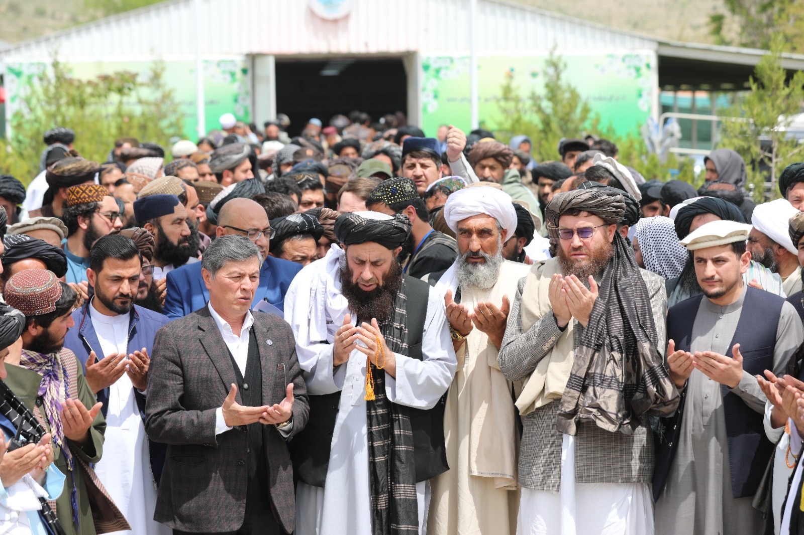 میله دهقان و سی‌وچهارمین نمایشگاه زراعتی و مالداری افغانستان در فارم تحقیقاتی بادام‌باغ کابل افتتاح شد