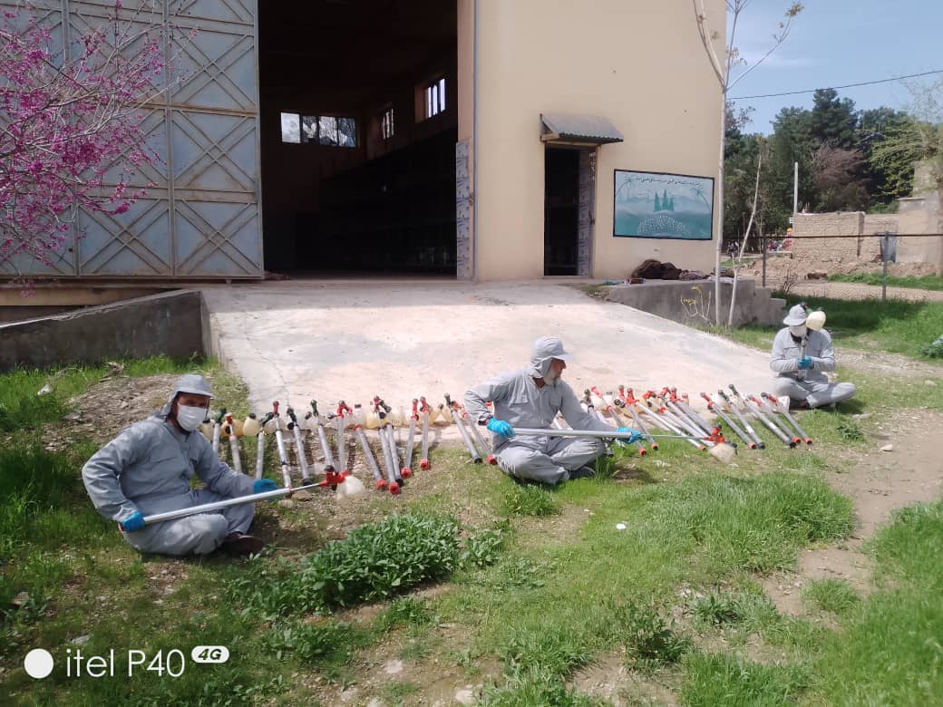 آمادگی ریاست زراعت بادغیس برای کمپاین مجادله علیه ملخ‌های مضره