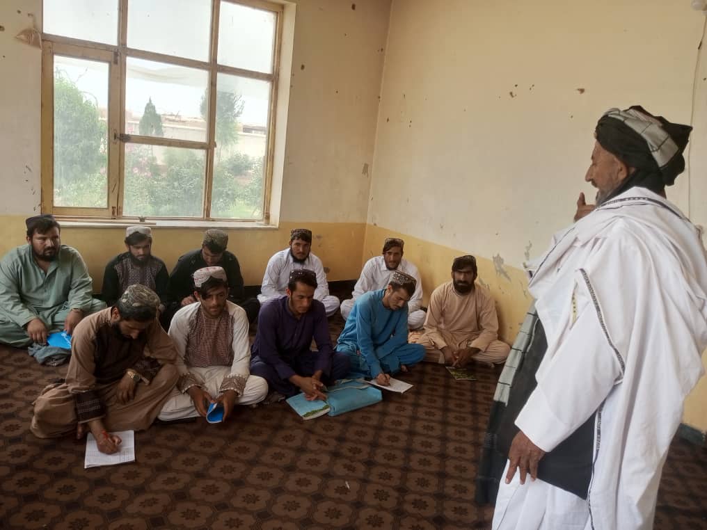 د هلمند ګرمسېر کې زده کړیالانو ته د طبیعي آفتونو او ناروغیو په اړه روزنه ورکړل شوه