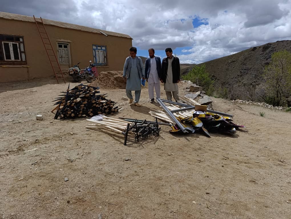 نظارت بر روند توزیع ابزار کاری در دایکندی و آگاهی‌دهی درباره مدیریت منابع طبیعی