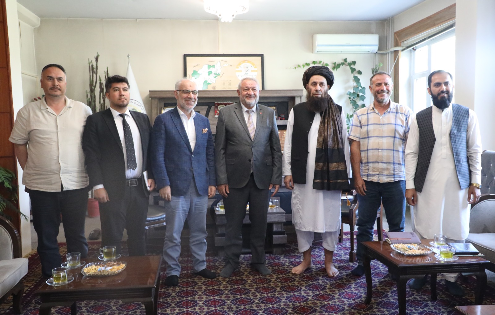 معین زراعت و مالداری با مسئولان مؤسسه تیکا دیدار کرد