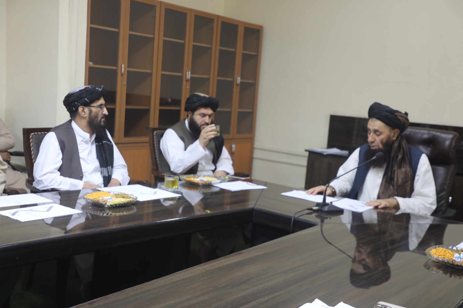 کرنې وزارت کې د ننګرهار کانال امارتي شرکت د رهبرۍ پلاوي غونډه دایره شوه