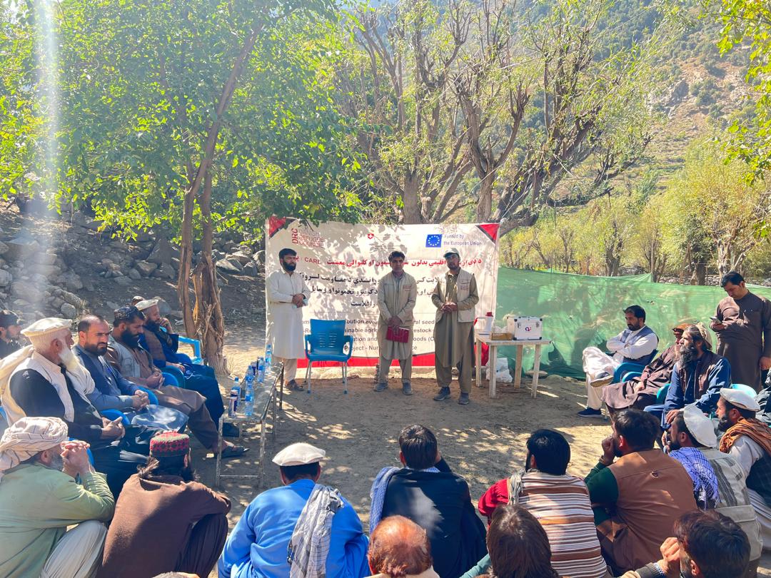د نورستان کانتیوا ولسوالی کې پر لسګونو مالدارانو وزې، د څارویو خوراکي توکي او درمل ووېشل شول