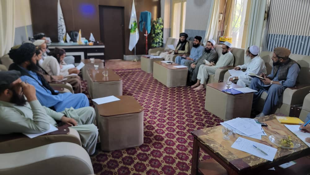 د ننګرهار کرنې ریاست کې د عوایدو زیاتوالي په موخه غونډه ترسره شوه