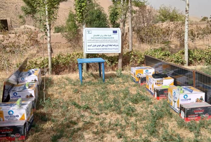 توزیع شش دستگاه جوجه‌کشی برای مرغداران در بادغیس