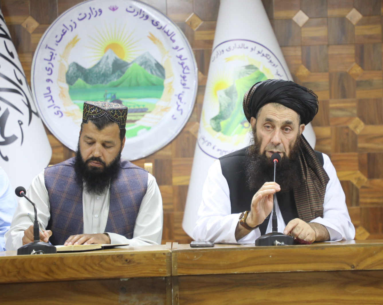 د کرنې وزارت د رهبرۍ، د کرنې او مالدارۍ خونې او د افغانستان د چرګانو روزنې ټولنې ترمنځ غونډه ترسره شوه